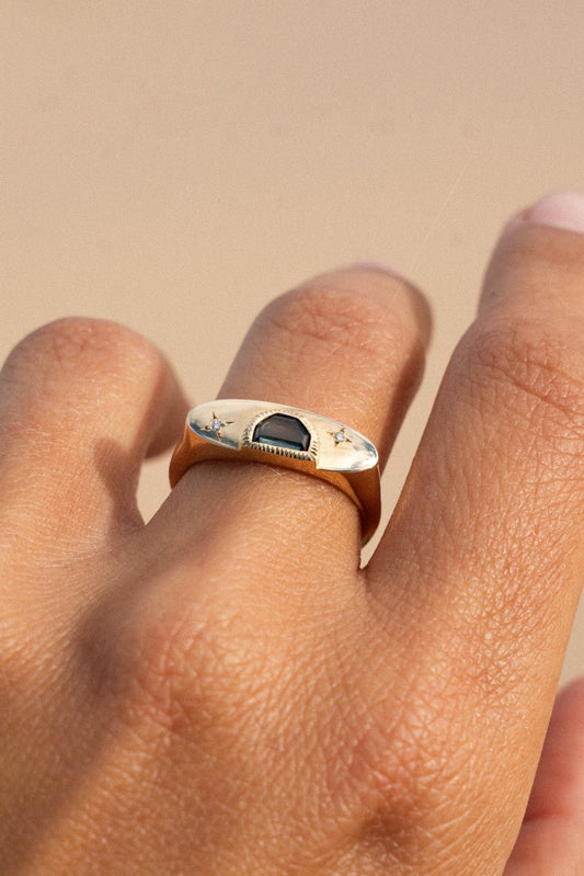 Moonset Signet Ring - Portrait Sapphire