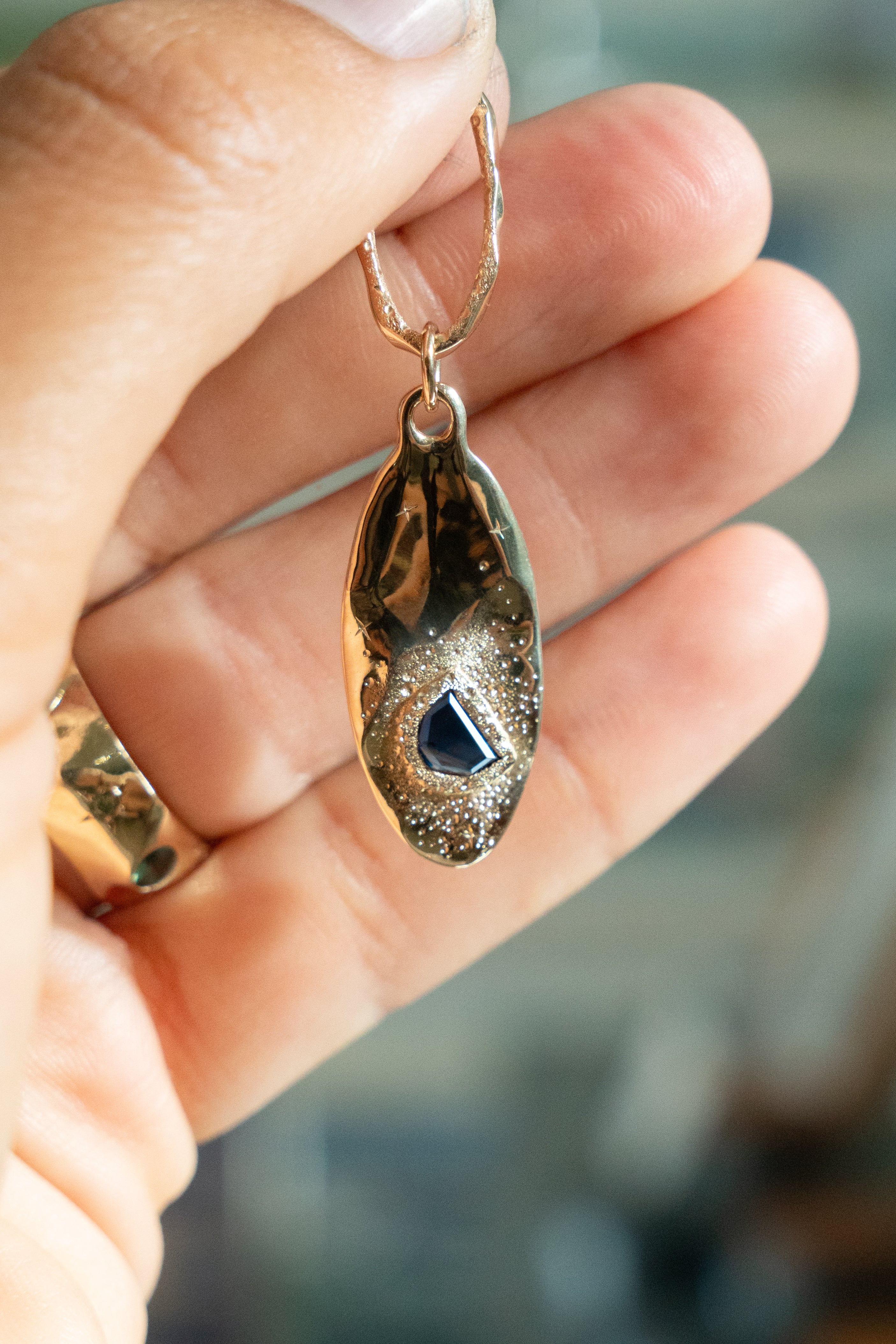 Moon Glow Pendant & Link - Australian Sapphire in 14k Yellow Gold