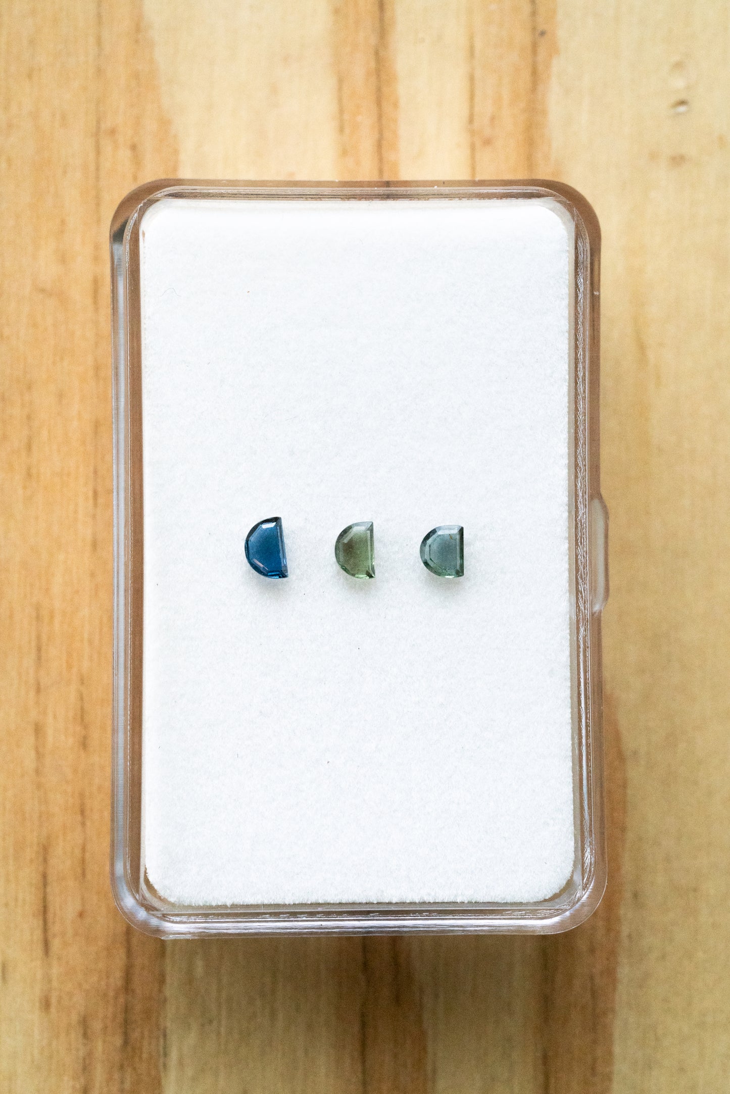 Moonbeam Sapphire Pendant