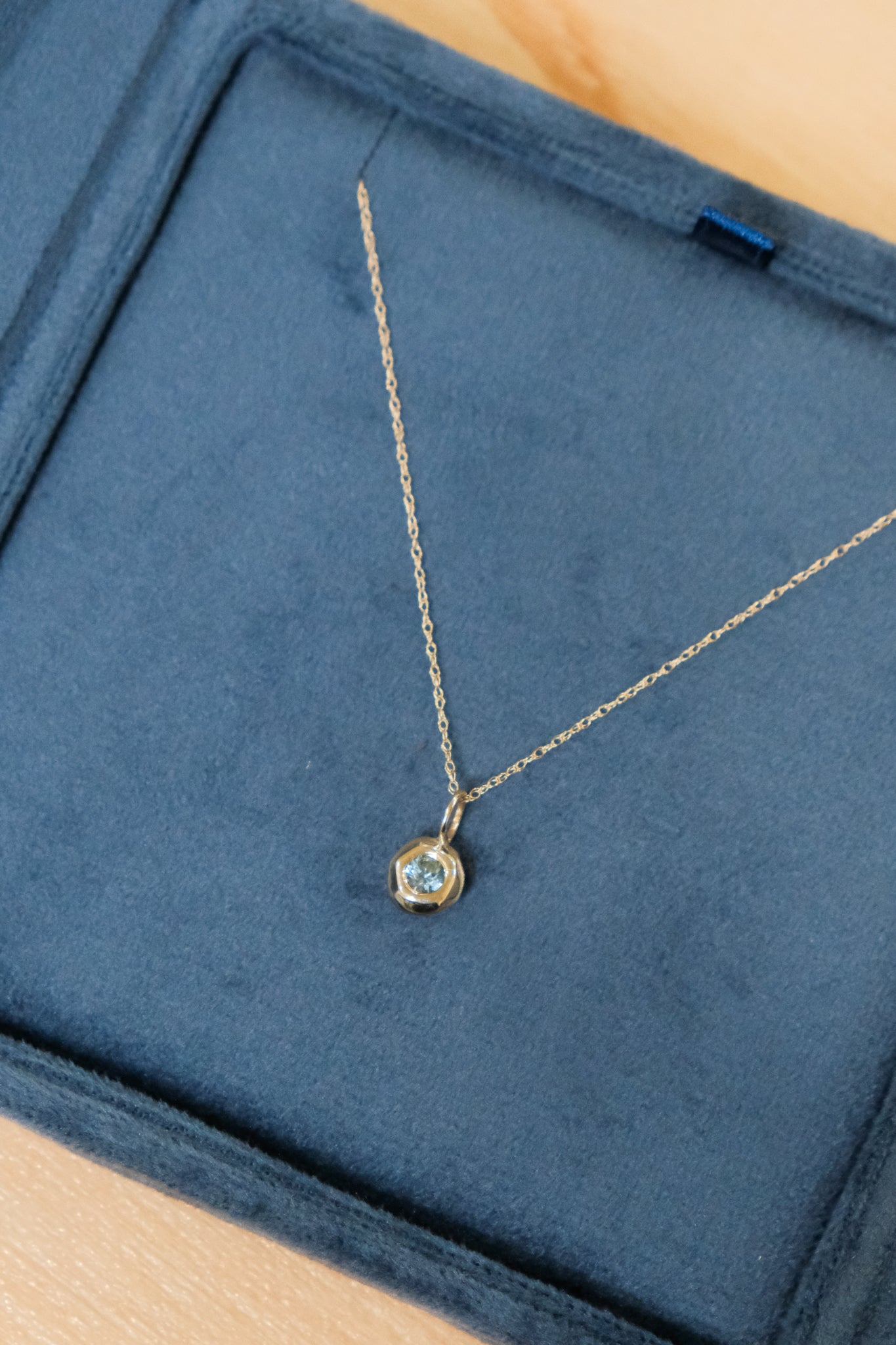 Mini Droplet Reflect Pendant - 3mm Montana Sapphire in 14k Yellow Gold