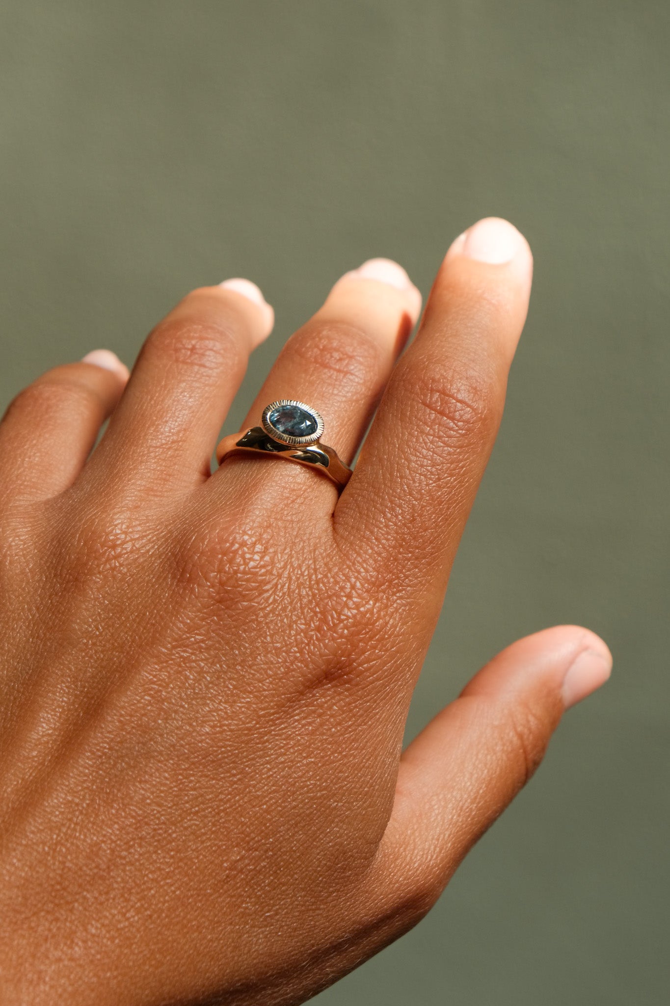 Dune Rise Ring - Oval Montana Sapphire